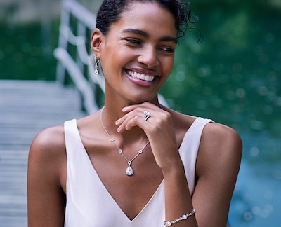 Contemporary Bride image